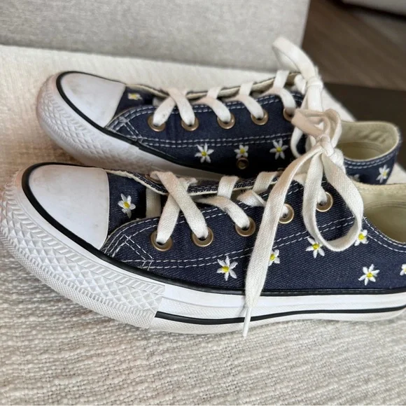Converse Chuck Taylor Daisy Embroidered Low Top Sneakers Blue Size 5.5 - Picture 5 of 12